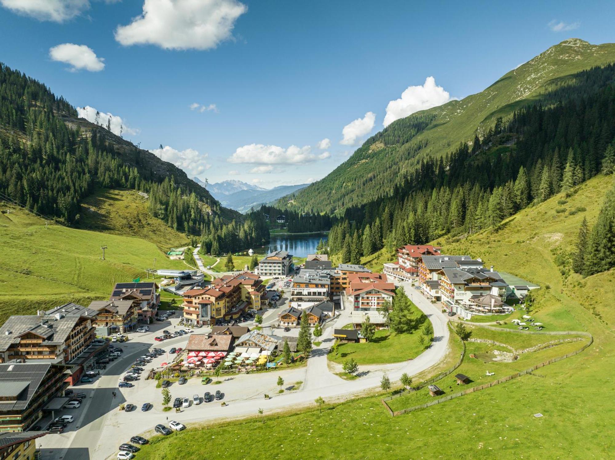 Firstpeak Chalets Zauchensee Exteriör bild